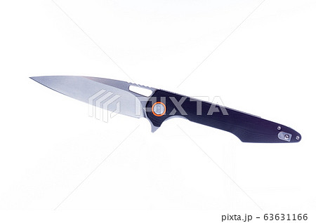 The blade of a knife in the shape of a spear. 63631166