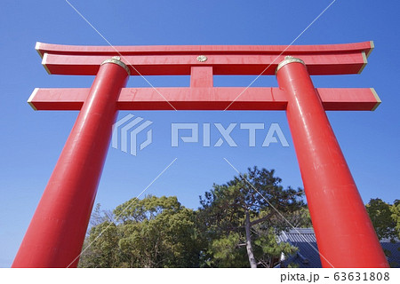自凝島神社の大鳥居(兵庫県南あわじ市) 自凝島神社の大鳥居(兵庫県南あわじ市) 63631808