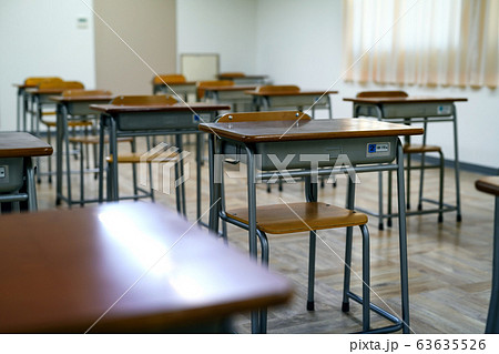 学校　教室　学校机　椅子　小学校 63635526