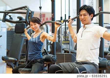 カップル スポーツジム 筋トレ スポーツクラブ カップル スポーツジム 筋トレ スポーツクラブ 63636291