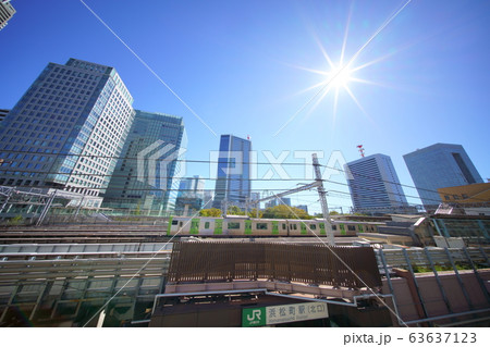 日本の東京都市景観　浜松町駅などを望む 63637123