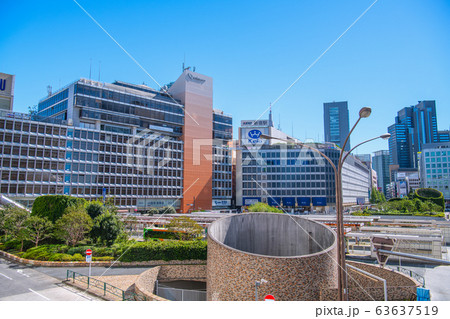 日本の東京都市景観　新宿駅などを望む 63637519