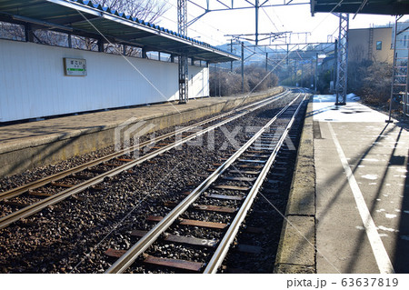 早春の北海道室蘭市JR母恋駅の朝の風景を撮影 63637819
