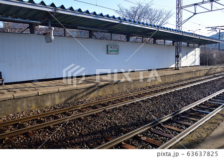 早春の北海道室蘭市JR母恋駅の朝の風景を撮影 早春の北海道室蘭市JR母恋駅の朝の風景を撮影 63637825