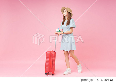 woman, travel, vacation 63638438