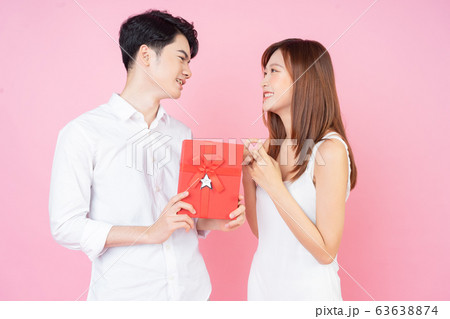 couple with pink background couple with pink background 63638874
