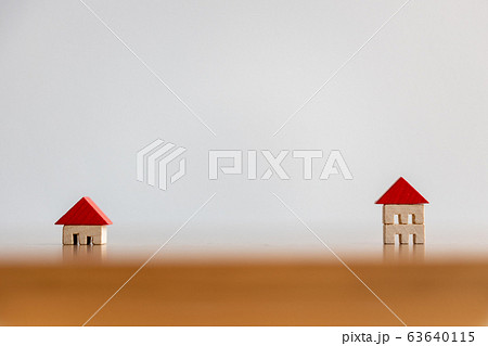 赤い屋根の積み木のおうち 63640115