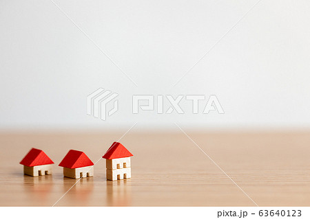 赤い屋根の積み木のおうち 63640123