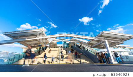 日本の東京都市景観　14日に開業したJR山手線の新駅「高輪ゲートウェイ駅」などを望む＝3月15日 63646923
