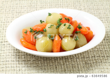 にんじんと玉ねぎのグラッセ、野菜の煮物 にんじんと玉ねぎのグラッセ、野菜の煮物 63649586