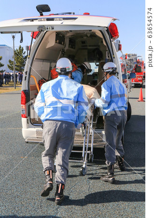 救急隊 車内収容 救急隊 車内収容 63654574