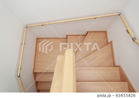 階段 (一軒家 一戸建て ハウス マイホーム 新築 住居 住宅 ライフスタイル 1F 2F 屋内) 63655826