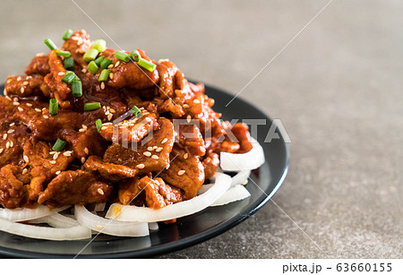 fried pork with spicy korean sauce (bulgogi) fried pork with spicy korean sauce (bulgogi) 63660155