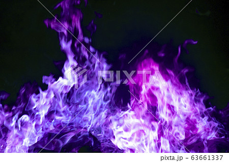 紫の炎 4000の写真素材