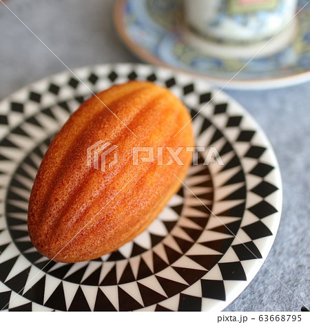 マドレーヌ マドレーヌ 63668795