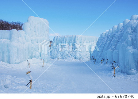 支笏湖氷濤まつり　冬の祭典　氷のオブジェ　支笏湖ブルー　北海道冬の観光 63670740