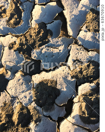 Dry cracked ground 63670910