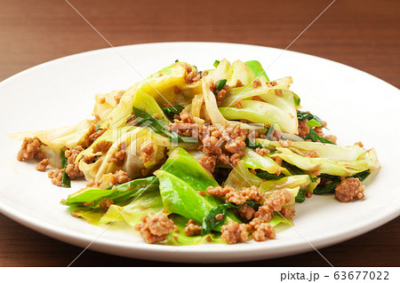 キャベツの肉味噌炒め 63677022