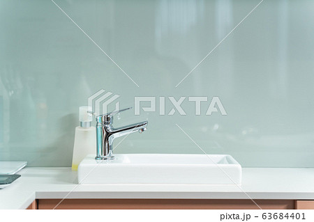 Place for washing instruments in beauty salon Place for washing instruments in beauty salon 63684401