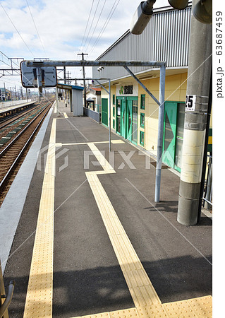 早春の北海道室蘭市JR鷲別駅の風景を撮影 早春の北海道室蘭市JR鷲別駅の風景を撮影 63687459