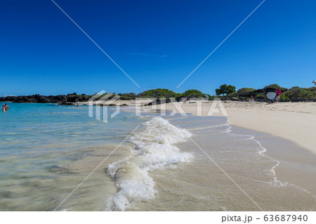ハワイ島、カイルアコナ、マニニオワリ ビーチ (クア ベイ)の美しいビーチ ハワイ島、カイルアコナ、マニニオワリ ビーチ (クア ベイ)の美しいビーチ 63687940