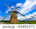 風車と雲 63692371