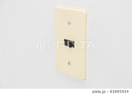古い電気のスイッチ 63695934