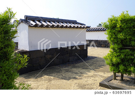 萩城北の総門の築塀の景色 63697695