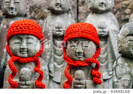 Stone Jizo buddha statue at Hasedera temple in Kamakura, Japan 63698108