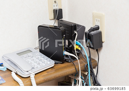 固定電話とルーター 固定電話とルーター 63699185