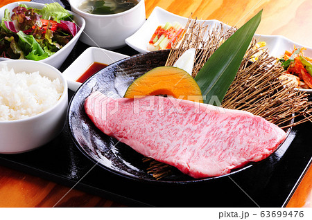 サーロイン焼き肉定食 63699476