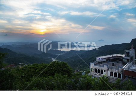 九份の夕景 63704813