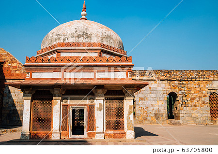 Qutub Minar ancient ruins in Delhi, India 63705800