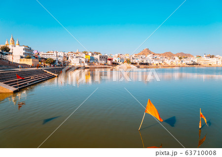Pushkar lake and holy ghat in Pushkar, India 63710008