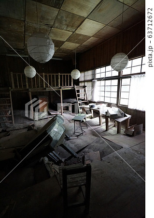 廃墟 長野県塩尻市 贄川小学校桑崎冬季分校 廃校の写真素材