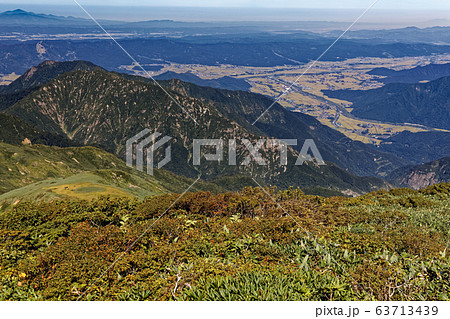 巻機山・牛ヶ岳から見る魚沼平野 巻機山・牛ヶ岳から見る魚沼平野 63713439
