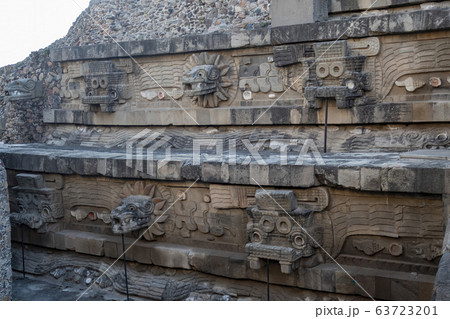 The famous Feathered Serpent Pyramid 63723201