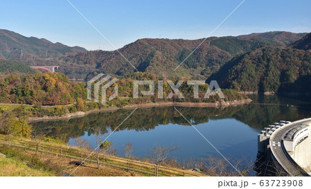 温井ダム 龍姫湖 秋の景色 温井ダム 龍姫湖 秋の景色 63723908