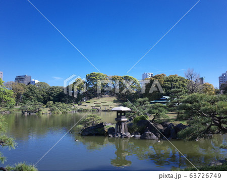 清澄庭園 春日燈籠と富士山 清澄庭園 春日燈籠と富士山 63726749