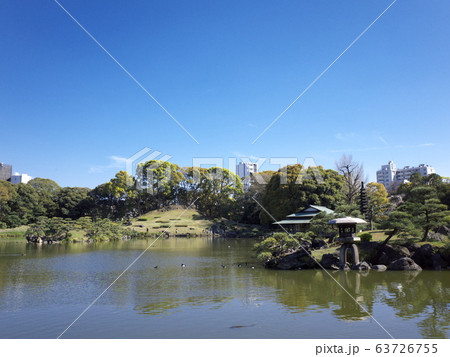清澄庭園 春日燈籠と富士山 清澄庭園 春日燈籠と富士山 63726755