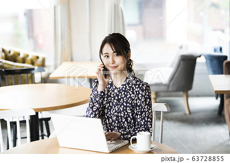 テレワーク　リモートワーク　女性 63728855