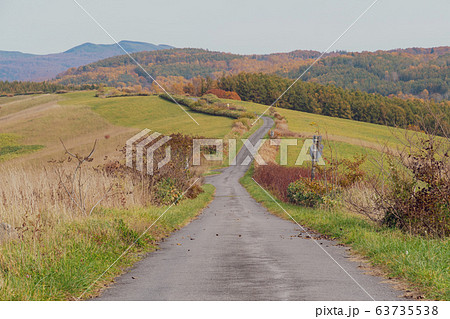 ニセコ周辺の紅葉風景 / 北海道の観光イメージ ニセコ周辺の紅葉風景 / 北海道の観光イメージ 63735538