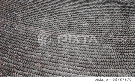 小石を敷き詰めた散歩道　559	 63737370