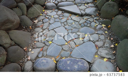 日本庭園の石畳の道　9312 63737583