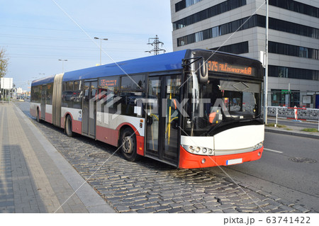 チェコ プラハの連節バス チェコ プラハの連節バス 63741422