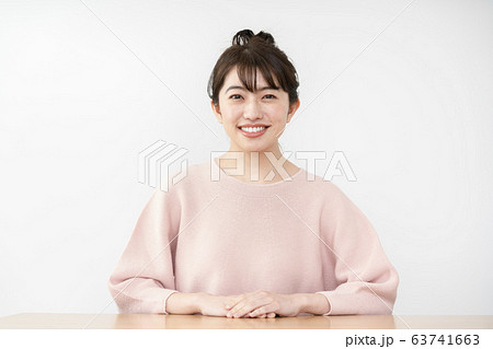 若い女性　ポートレート 63741663