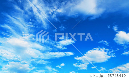 青空と雲の風景 63743410