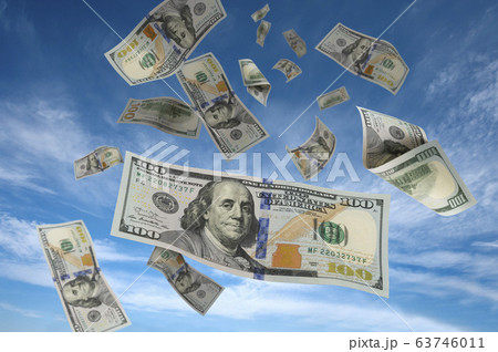 落下する100ドル紙幣 63746011