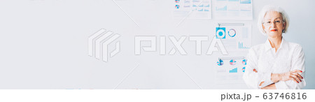 business coaching senior female leader whiteboard business coaching senior female leader whiteboard 63746816