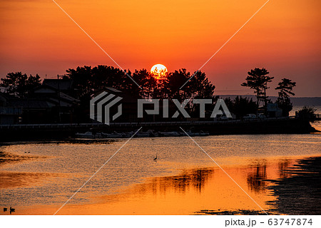 一貴山川と川口橋の夕景 63747874